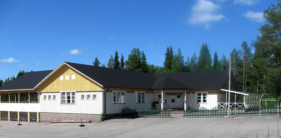 Korpihovin tanssilava Kitkajoen rannalla